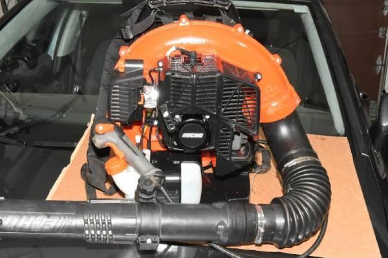  PB-580T Leaf / Snow Blower Like New PB-580T