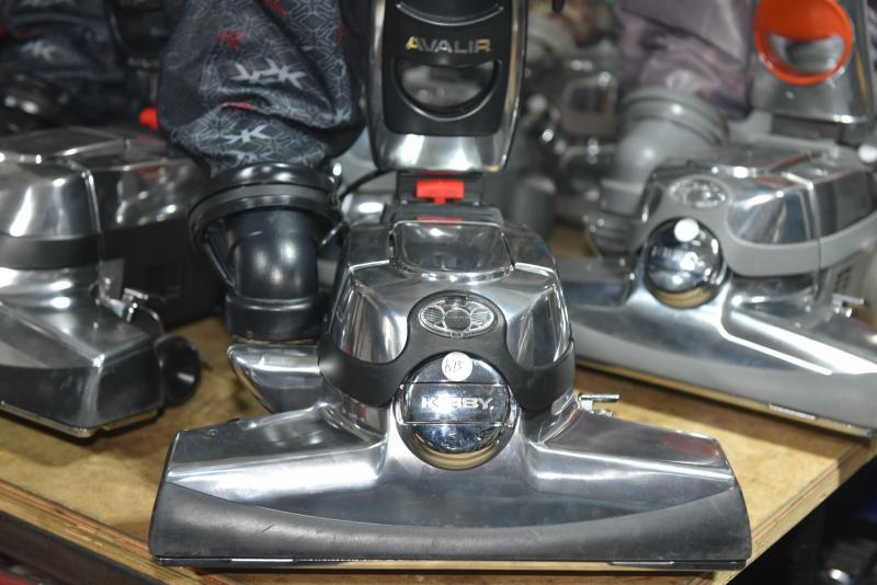  	Avalir - Renewed Upright Vacuum Cleaner G10D