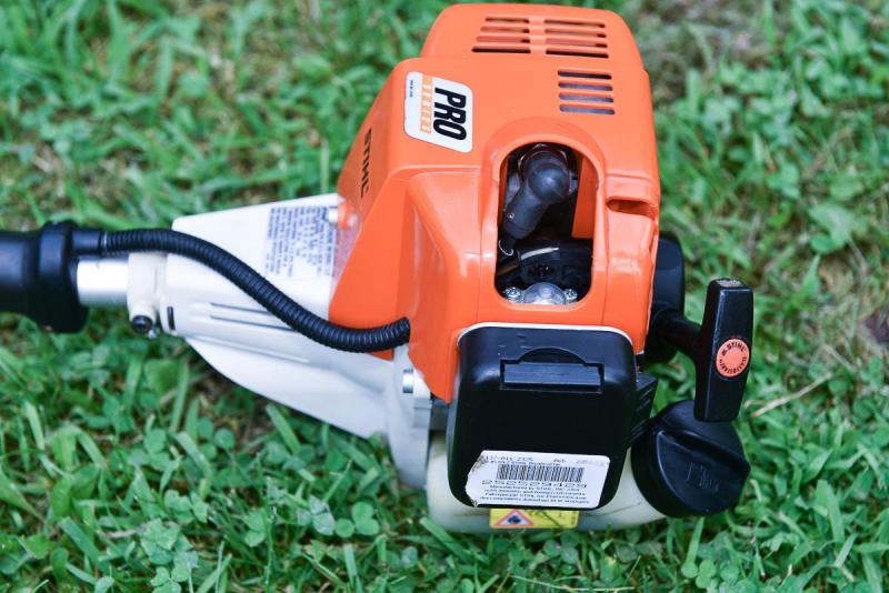  2 Stroke Grass - Weed - Brush - Trimmer - with 10" Carbide 80 Tooth Brush Blade & String He FS85