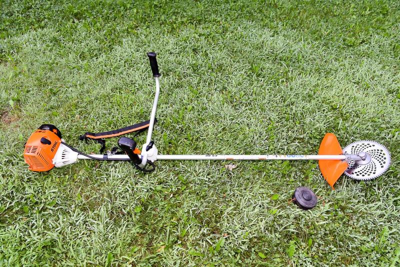  Brush - Grass - Weed Cutter / Trimmer FS90