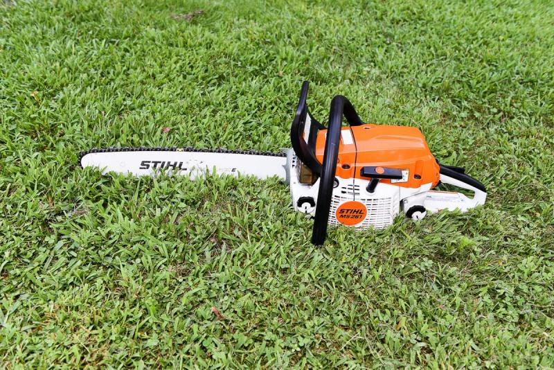  Chainsaw - 18" Bar - .325 Pitch Full Chisel Chain - Like New MS261 Pro